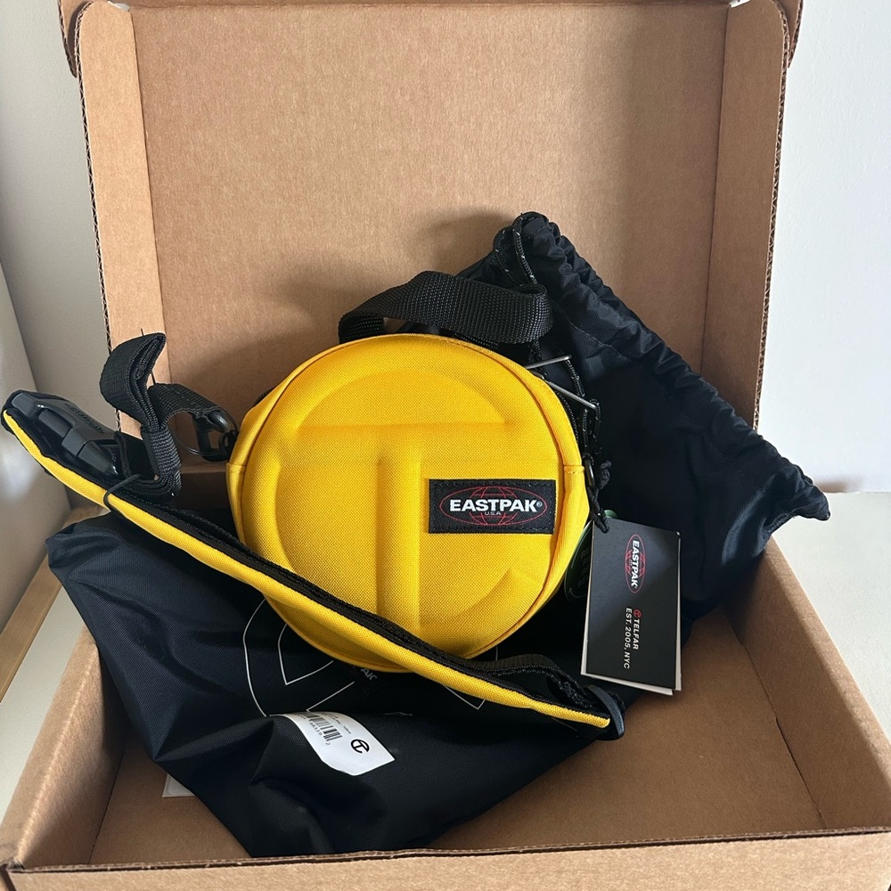 Eastpak x Telfar Circle Bag - Yellow